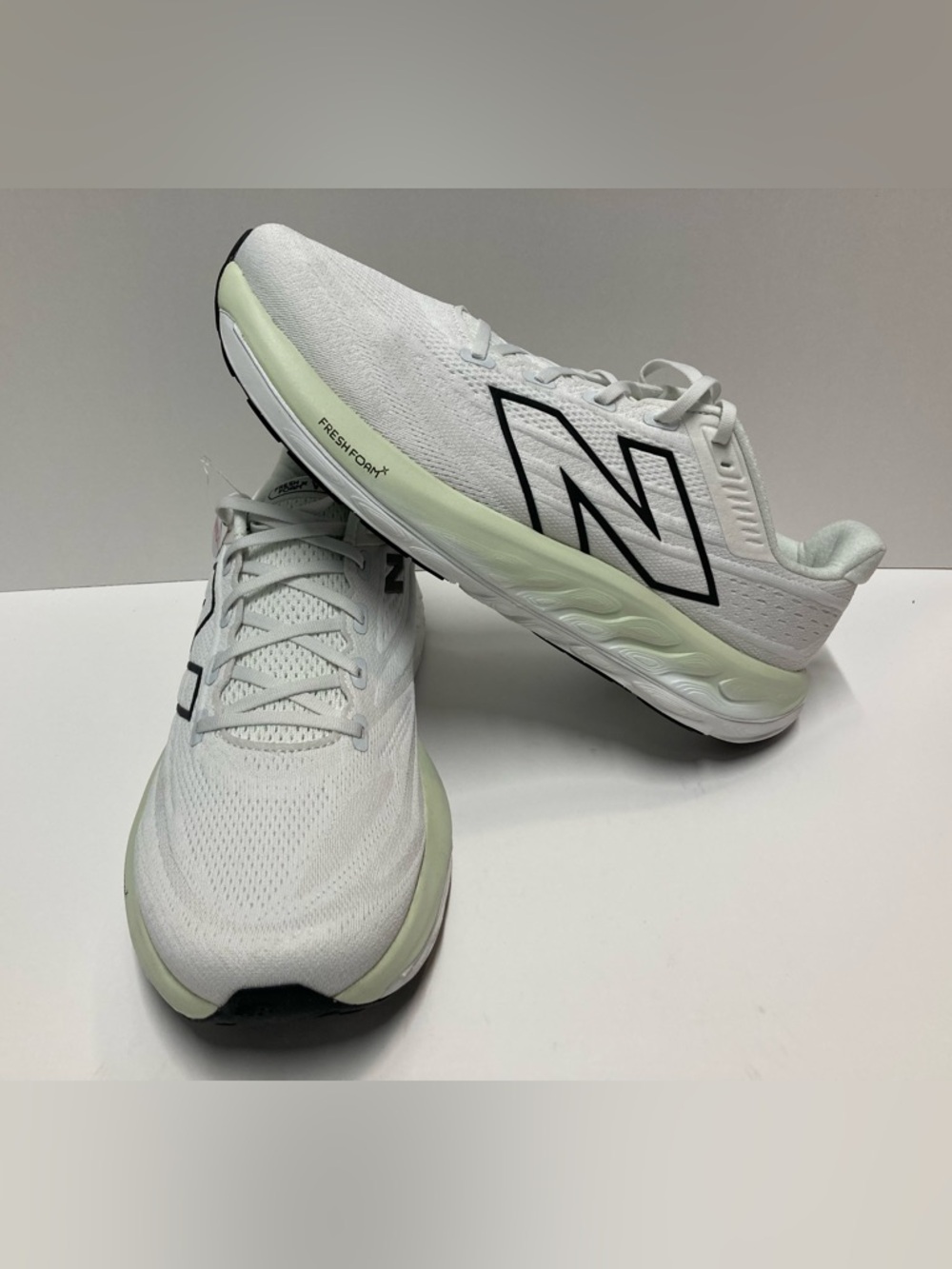 New Balance Fresh Foam X Vongo v6 Mens size 14 Wide - Grey White Sneaker